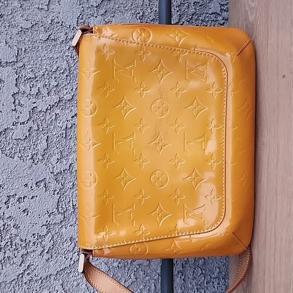 Louis Vuitton THOMPSON STREET VERNIS IN MANGO - Picture 3 of 16